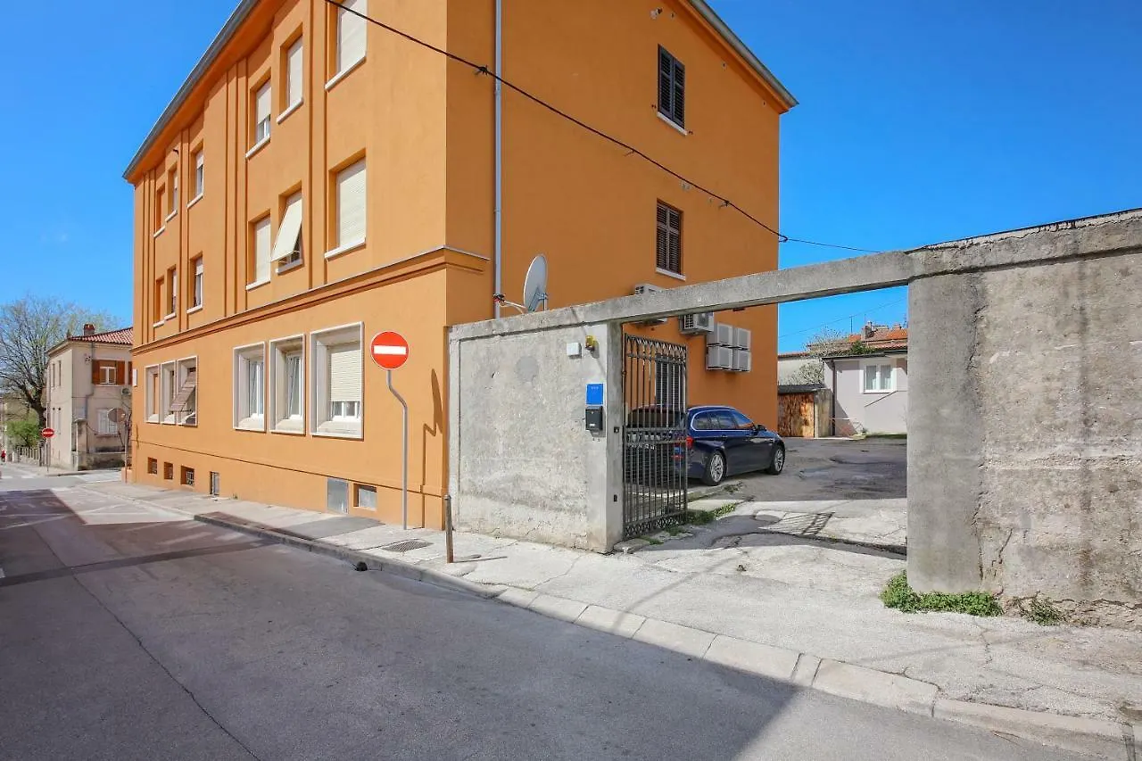 San Martino Rooms Pula 3*,